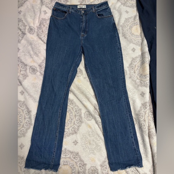 Abercrombie & Fitch Denim - Abercrombie & Fitch 90’s Slim Straight Ultra High Rise Curve Love Jeans - 31/12L
